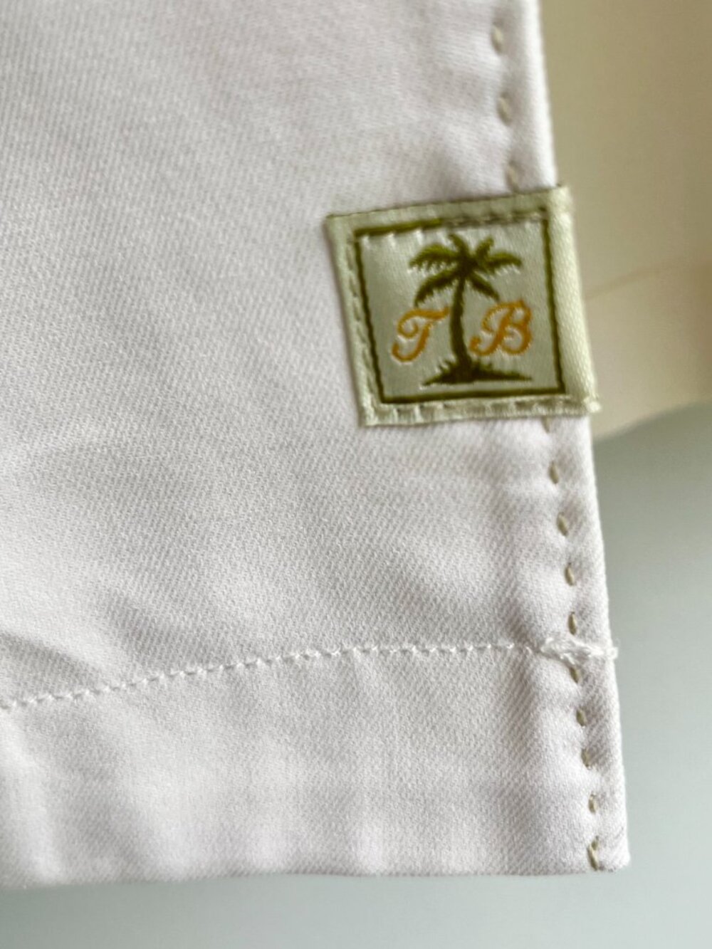 Tommy Bahama  Men's Camp Shirt The Silk Collection size M - Picture 4 of 8